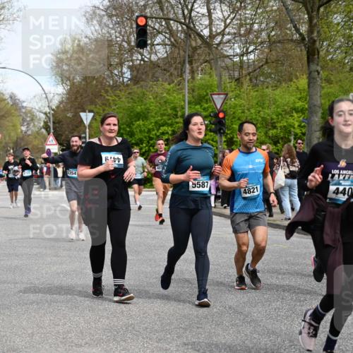 12.04.2026 - 45. Internationalen Wilhelmsburger Insellauf J. Mangold http://msf.ph/oto/9512538 12.04.2026 13:06:21 Ziel 4092, 4819, 5588, 2335, 4897, 2584, 3591, 5859, 4657, 4006, 5218, 4133, 3264, 4091, 3278, 3877, 3943, 3804, 3270, 2008, 3611, 5210, 4234, 4705, 4745, 3869, 3866, 2536, 4510, 4078, 4641, 4821, 4408, 3862, 4248, 4044, 5354, 5587, 4122, 5665, 4280, 5132, 5203, 4496, 2804, 4479, 4114, 4114, 4173, 4729, 4273, 3292, 5510, 4885 meine-sportfotos.de