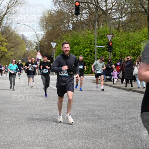 12.04.2026 - 45. Internationalen Wilhelmsburger Insellauf J. Mangold http://msf.ph/oto/9512548 12.04.2026 13:06:24 Ziel 5859, 4657, 4006, 5218, 4133, 3264, 4091, 3278, 3877, 3943, 3804, 3270, 2008, 3611, 5210, 4234, 4705, 4745, 3869, 3866, 2536, 4510, 4078, 4641, 4821, 4408, 3862, 4248, 4044, 5354, 5587, 4122, 5665, 4280, 5132, 5203, 4496, 2804, 4479, 4114, 4173, 4729, 4273, 3292, 5510, 4885 meine-sportfotos.de