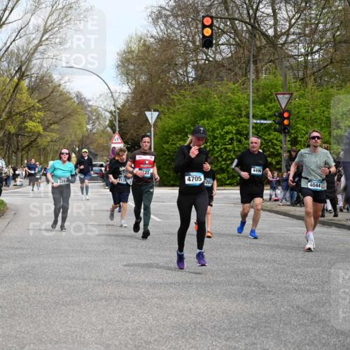 12.04.2026 - 45. Internationalen Wilhelmsburger Insellauf J. Mangold http://msf.ph/oto/9512558 12.04.2026 13:06:25 Ziel 4657, 4006, 5218, 4133, 3264, 4091, 3278, 3877, 3943, 3804, 3270, 2008, 3611, 5210, 4234, 4705, 4745, 3869, 3866, 2536, 4510, 4078, 4641, 4821, 4408, 3862, 4248, 4044, 5354, 5587, 4122, 5665, 4280, 5132, 5203, 4496, 2804, 4479, 4114, 4173, 4729, 4273, 3292, 5510, 4885, 4514 meine-sportfotos.de