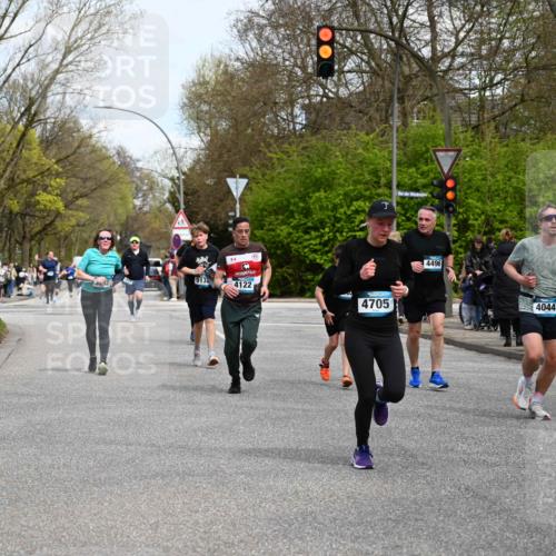 12.04.2026 - 45. Internationalen Wilhelmsburger Insellauf J. Mangold http://msf.ph/oto/9512565 12.04.2026 13:06:26 Ziel 4657, 4006, 5218, 4133, 3264, 4091, 3278, 3877, 3943, 3804, 3270, 2008, 3611, 5210, 4234, 4705, 4745, 3869, 3866, 2536, 4510, 4078, 4641, 4821, 4408, 3862, 4248, 4044, 5354, 5587, 5587, 4122, 5665, 4280, 5132, 5203, 4496, 2804, 4479, 4114, 4173, 4729, 4273, 4729, 4273, 3292, 5510, 4885, 4514 meine-sportfotos.de