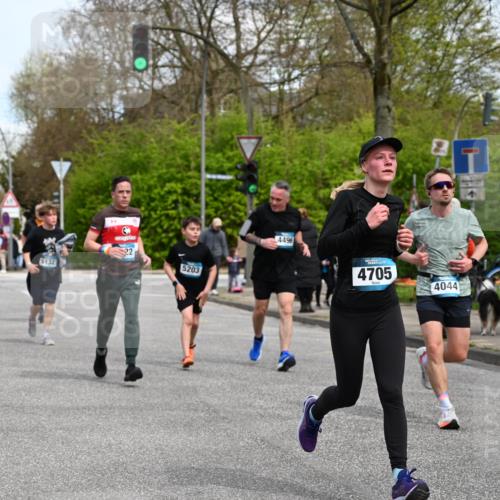 12.04.2026 - 45. Internationalen Wilhelmsburger Insellauf J. Mangold http://msf.ph/oto/9512571 12.04.2026 13:06:27 Ziel 4657, 4006, 5218, 4133, 3264, 4091, 3278, 3877, 3943, 3804, 3270, 2008, 3611, 5210, 4234, 4705, 4745, 3869, 3866, 2536, 4510, 4078, 4641, 4821, 4408, 3862, 4248, 4044, 5354, 5587, 4122, 4122, 5665, 4280, 5132, 5203, 4496, 2804, 4479, 4114, 4173, 4729, 4273, 3292, 5510, 4885, 4514 meine-sportfotos.de