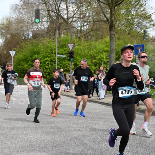 12.04.2026 - 45. Internationalen Wilhelmsburger Insellauf J. Mangold http://msf.ph/oto/9512573 12.04.2026 13:06:27 Ziel 4657, 4006, 5218, 4133, 3264, 4091, 3278, 3877, 3943, 3804, 3270, 2008, 3611, 5210, 4234, 4705, 4745, 3869, 3866, 2536, 4510, 4078, 4641, 4821, 4408, 3862, 4248, 4044, 5354, 5587, 4122, 4122, 5665, 4280, 5132, 5203, 4496, 2804, 4479, 4114, 4173, 4729, 4273, 3292, 5510, 4885, 4514 meine-sportfotos.de