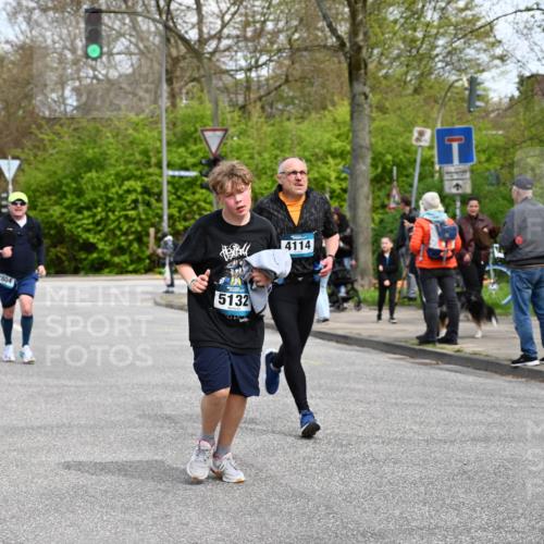 12.04.2026 - 45. Internationalen Wilhelmsburger Insellauf J. Mangold http://msf.ph/oto/9512595 12.04.2026 13:06:31 Ziel 4091, 3278, 3877, 3943, 3804, 3270, 2008, 3611, 5210, 4234, 4705, 4745, 3869, 3866, 2536, 4510, 4078, 4641, 4821, 4408, 3862, 4248, 4044, 5354, 5587, 4122, 5665, 4280, 5132, 5203, 4496, 2804, 4479, 4114, 4173, 4729, 4273, 3292, 5510, 4885, 4514, 4138, 4764, 4665, 5713, 5194 meine-sportfotos.de