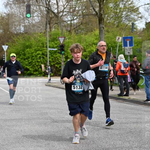 12.04.2026 - 45. Internationalen Wilhelmsburger Insellauf J. Mangold http://msf.ph/oto/9512599 12.04.2026 13:06:31 Ziel 4091, 3278, 3877, 3943, 3804, 3270, 2008, 3611, 5210, 4234, 4705, 4745, 3869, 3866, 2536, 4510, 4078, 4641, 4821, 4408, 3862, 4248, 4044, 5354, 5587, 4122, 5665, 4280, 5132, 5203, 4496, 2804, 4479, 4114, 4173, 4729, 4273, 3292, 5510, 4885, 4514, 4138, 4764, 4665, 5713, 5194 meine-sportfotos.de