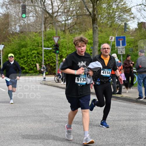 12.04.2026 - 45. Internationalen Wilhelmsburger Insellauf J. Mangold http://msf.ph/oto/9512601 12.04.2026 13:06:31 Ziel 4091, 3278, 3877, 3943, 3804, 3270, 2008, 3611, 5210, 4234, 4705, 4745, 3869, 3866, 2536, 4510, 4078, 4641, 4821, 4408, 3862, 4248, 4044, 5354, 5587, 4122, 5665, 4280, 5132, 5203, 4496, 2804, 4479, 4114, 4173, 4729, 4273, 3292, 5510, 4885, 4514, 4138, 4764, 4665, 5713, 5194 meine-sportfotos.de