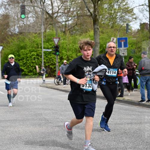 12.04.2026 - 45. Internationalen Wilhelmsburger Insellauf J. Mangold http://msf.ph/oto/9512602 12.04.2026 13:06:31 Ziel 4091, 3278, 3877, 3943, 3804, 3270, 2008, 3611, 5210, 4234, 4705, 4745, 3869, 3866, 2536, 4510, 4078, 4641, 4821, 4408, 3862, 4248, 4044, 5354, 5587, 4122, 5665, 4280, 5132, 5203, 4496, 2804, 4479, 4114, 4173, 4729, 4273, 3292, 5510, 4885, 4514, 4138, 4764, 4665, 5713, 5194 meine-sportfotos.de