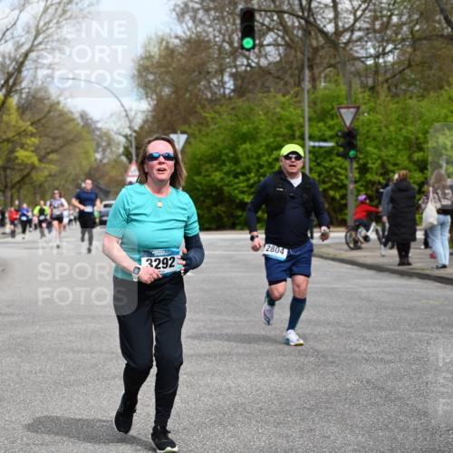 12.04.2026 - 45. Internationalen Wilhelmsburger Insellauf J. Mangold http://msf.ph/oto/9512607 12.04.2026 13:06:32 Ziel 3943, 3804, 3270, 2008, 3611, 5210, 4234, 4705, 4745, 3869, 3866, 2536, 4510, 4078, 4641, 4821, 4408, 3862, 4248, 4044, 5354, 5587, 4122, 5665, 4280, 5132, 5203, 4496, 2804, 4479, 4114, 4173, 4729, 4273, 3292, 5510, 5510, 4885, 4514, 4138, 4764, 4665, 5713, 5194 meine-sportfotos.de