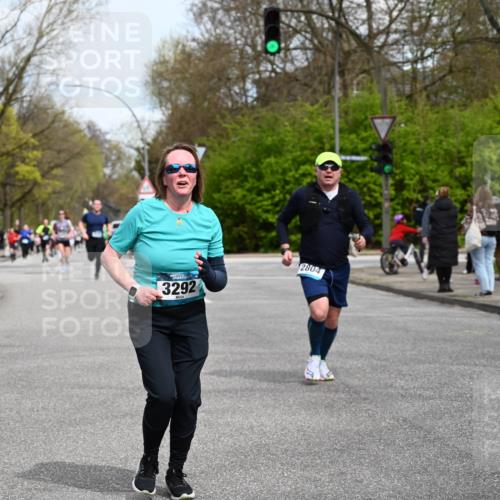 12.04.2026 - 45. Internationalen Wilhelmsburger Insellauf J. Mangold http://msf.ph/oto/9512608 12.04.2026 13:06:32 Ziel 3943, 3804, 3270, 2008, 3611, 5210, 4234, 4705, 4745, 3869, 3866, 2536, 4510, 4078, 4641, 4821, 4408, 3862, 4248, 4044, 5354, 5587, 4122, 5665, 4280, 5132, 5203, 4496, 2804, 4479, 4114, 4173, 4729, 4273, 3292, 5510, 5510, 4885, 4514, 4138, 4764, 4665, 5713, 5194 meine-sportfotos.de