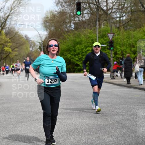 12.04.2026 - 45. Internationalen Wilhelmsburger Insellauf J. Mangold http://msf.ph/oto/9512609 12.04.2026 13:06:32 Ziel 3943, 3804, 3270, 2008, 3611, 5210, 4234, 4705, 4745, 3869, 3866, 2536, 4510, 4078, 4641, 4821, 4408, 3862, 4248, 4044, 5354, 5587, 4122, 5665, 4280, 5132, 5203, 4496, 2804, 4479, 4114, 4173, 4729, 4273, 3292, 5510, 5510, 4885, 4514, 4138, 4764, 4665, 5713, 5194 meine-sportfotos.de