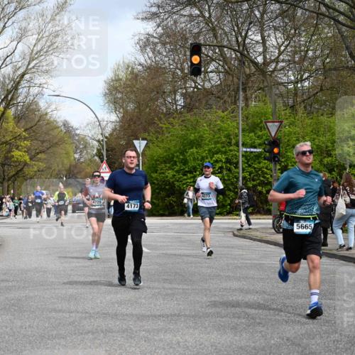 12.04.2026 - 45. Internationalen Wilhelmsburger Insellauf J. Mangold http://msf.ph/oto/9512620 12.04.2026 13:06:37 Ziel 5210, 4234, 4705, 4745, 3869, 3866, 2536, 4510, 4078, 4641, 4821, 4408, 3862, 4248, 4044, 5354, 5587, 4122, 5665, 4280, 5132, 5203, 4496, 2804, 4479, 4114, 4173, 4729, 4273, 3292, 5510, 4885, 4514, 4514, 4138, 4764, 4665, 5713, 5194, 5069, 5076, 4723, 4724, 2943, 4722, 5202, 4094 meine-sportfotos.de