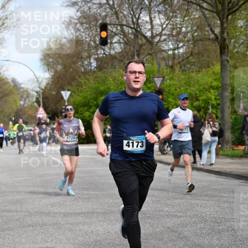 12.04.2026 - 45. Internationalen Wilhelmsburger Insellauf J. Mangold http://msf.ph/oto/9512635 12.04.2026 13:06:39 Ziel 4234, 4705, 4745, 3869, 3866, 2536, 4510, 4078, 4641, 4821, 4408, 3862, 4248, 4044, 5354, 5587, 4122, 5665, 4280, 5132, 5203, 4496, 2804, 4479, 4114, 4173, 4729, 4273, 3292, 5510, 4885, 4514, 4138, 4764, 4665, 5713, 5194, 5069, 5076, 4723, 4724, 2943, 4722, 5202, 4094, 3672, 5497, 5499, 5461 meine-sportfotos.de
