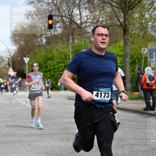 12.04.2026 - 45. Internationalen Wilhelmsburger Insellauf J. Mangold http://msf.ph/oto/9512640 12.04.2026 13:06:40 Ziel 4234, 4705, 4745, 3869, 3866, 2536, 4510, 4078, 4641, 4821, 4408, 3862, 4248, 4044, 5354, 5587, 4122, 5665, 4280, 5132, 5203, 4496, 2804, 4479, 4114, 4173, 4729, 4273, 3292, 5510, 4885, 4514, 4138, 4138, 4764, 4665, 5713, 5194, 5069, 5076, 4723, 4724, 2943, 4722, 5202, 4094, 3672, 5497, 5499, 5461 meine-sportfotos.de