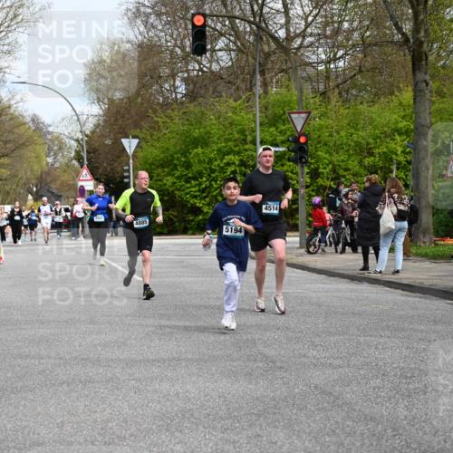 12.04.2026 - 45. Internationalen Wilhelmsburger Insellauf J. Mangold http://msf.ph/oto/9512664 12.04.2026 13:06:45 Ziel 4408, 3862, 4248, 4044, 5354, 5587, 4122, 5665, 4280, 5132, 5203, 4496, 2804, 4479, 4114, 4173, 4729, 4273, 3292, 5510, 4885, 4885, 4514, 4138, 4764, 4665, 5713, 5194, 5069, 5076, 4723, 4724, 2943, 4722, 5202, 4094, 3672, 5497, 5499, 5461, 3242, 5078 meine-sportfotos.de