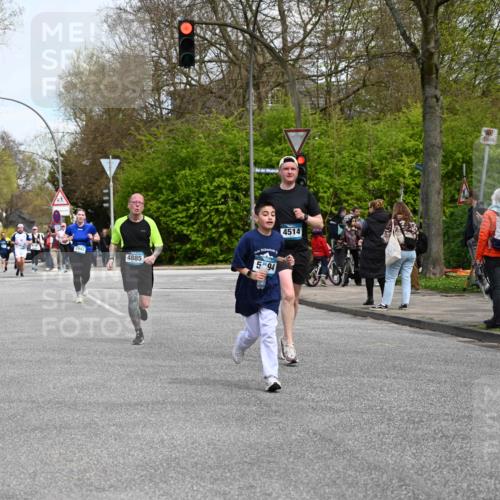 12.04.2026 - 45. Internationalen Wilhelmsburger Insellauf J. Mangold http://msf.ph/oto/9512666 12.04.2026 13:06:45 Ziel 4408, 3862, 4248, 4044, 5354, 5587, 4122, 5665, 4280, 5132, 5203, 4496, 2804, 4479, 4114, 4173, 4729, 4273, 3292, 5510, 4885, 4885, 4514, 4138, 4764, 4665, 5713, 5194, 5069, 5076, 4723, 4724, 2943, 4722, 5202, 4094, 3672, 5497, 5499, 5461, 3242, 5078 meine-sportfotos.de