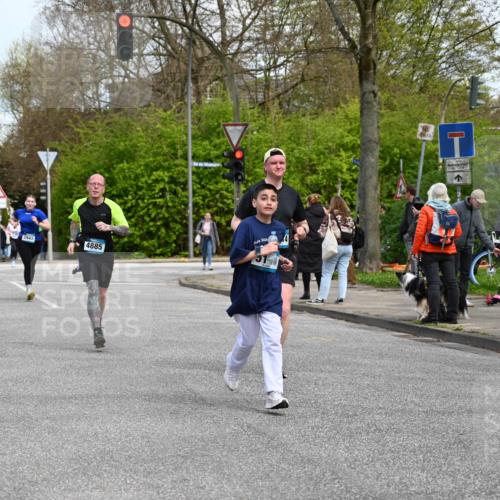 12.04.2026 - 45. Internationalen Wilhelmsburger Insellauf J. Mangold http://msf.ph/oto/9512673 12.04.2026 13:06:46 Ziel 4044, 5354, 5587, 4122, 5665, 4280, 5132, 5203, 4496, 2804, 4479, 4114, 4173, 4729, 4273, 3292, 5510, 4885, 4514, 4138, 4764, 4665, 5713, 5194, 5069, 5076, 4723, 4724, 5069, 5076, 4723, 4724, 2943, 4722, 5202, 4094, 3672, 5497, 5499, 5461, 3242, 5078, 2925 meine-sportfotos.de