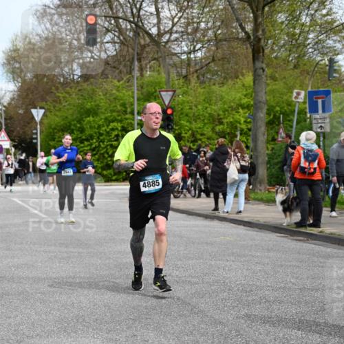 12.04.2026 - 45. Internationalen Wilhelmsburger Insellauf J. Mangold http://msf.ph/oto/9512687 12.04.2026 13:06:48 Ziel 5587, 4122, 5665, 4280, 5132, 5203, 4496, 2804, 4479, 4114, 4173, 4729, 4273, 3292, 5510, 4885, 4514, 4138, 4764, 4665, 5713, 5194, 5069, 5076, 4723, 4724, 2943, 4722, 5202, 4094, 3672, 5497, 5499, 5461, 3242, 5078, 2925, 5226, 2745, 5028 meine-sportfotos.de