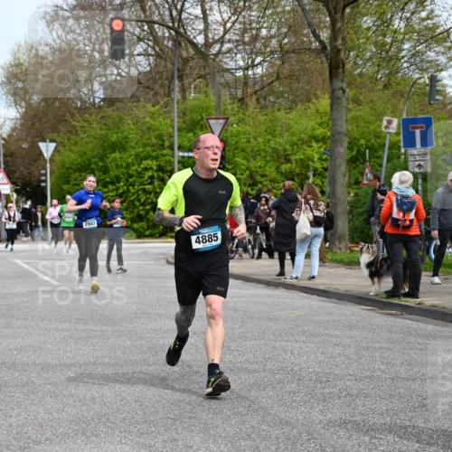 12.04.2026 - 45. Internationalen Wilhelmsburger Insellauf J. Mangold http://msf.ph/oto/9512688 12.04.2026 13:06:48 Ziel 5587, 4122, 5665, 4280, 5132, 5203, 4496, 2804, 4479, 4114, 4173, 4729, 4273, 3292, 5510, 4885, 4514, 4138, 4764, 4665, 5713, 5194, 5069, 5076, 4723, 4724, 2943, 4722, 5202, 4094, 3672, 5497, 5499, 5461, 3242, 5078, 2925, 5226, 2745, 5028 meine-sportfotos.de