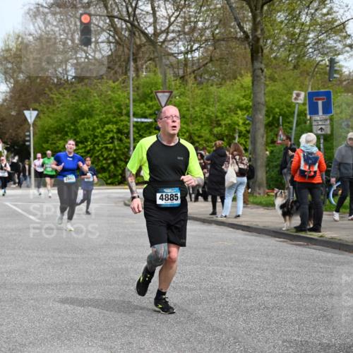 12.04.2026 - 45. Internationalen Wilhelmsburger Insellauf J. Mangold http://msf.ph/oto/9512690 12.04.2026 13:06:48 Ziel 5587, 4122, 5665, 4280, 5132, 5203, 4496, 2804, 4479, 4114, 4173, 4729, 4273, 3292, 5510, 4885, 4514, 4138, 4764, 4665, 5713, 5194, 5069, 5076, 4723, 4724, 2943, 4722, 5202, 4094, 3672, 5497, 5499, 5461, 3242, 5078, 2925, 5226, 2745, 5028 meine-sportfotos.de