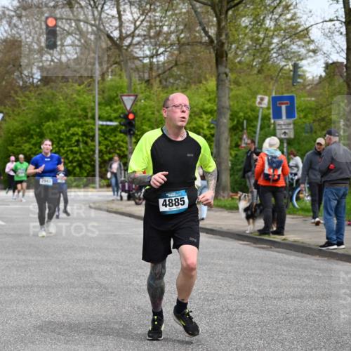 12.04.2026 - 45. Internationalen Wilhelmsburger Insellauf J. Mangold http://msf.ph/oto/9512695 12.04.2026 13:06:48 Ziel 5587, 4122, 5665, 4280, 5132, 5203, 4496, 2804, 4479, 4114, 4173, 4729, 4273, 3292, 5510, 4885, 4514, 4138, 4764, 4665, 5713, 5194, 5069, 5076, 4723, 4724, 2943, 4722, 5202, 4094, 3672, 5497, 5499, 5461, 3242, 5078, 2925, 5226, 2745, 5028 meine-sportfotos.de