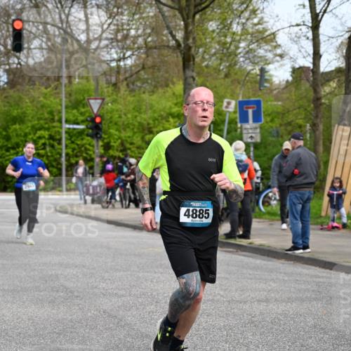 12.04.2026 - 45. Internationalen Wilhelmsburger Insellauf J. Mangold http://msf.ph/oto/9512699 12.04.2026 13:06:49 Ziel 5587, 4122, 5665, 4280, 5132, 5203, 4496, 2804, 4479, 4114, 4173, 4729, 4273, 3292, 5510, 4885, 4514, 4514, 4138, 4764, 4665, 5713, 5194, 5069, 5076, 4723, 4724, 2943, 4722, 5202, 4094, 5202, 4094, 3672, 5497, 5499, 5461, 3242, 5078, 2925, 5226, 2745, 5028, 5148 meine-sportfotos.de