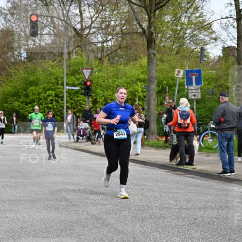 12.04.2026 - 45. Internationalen Wilhelmsburger Insellauf J. Mangold http://msf.ph/oto/9512706 12.04.2026 13:06:51 Ziel 5587, 4122, 5665, 4280, 5132, 5203, 4496, 2804, 4479, 4114, 4173, 4729, 4273, 3292, 5510, 4885, 4514, 4138, 4764, 4665, 5713, 5194, 5069, 5076, 4723, 4724, 2943, 4722, 5202, 4094, 3672, 5497, 5499, 5461, 5461, 3242, 5078, 2925, 5226, 2745, 5028, 5148 meine-sportfotos.de