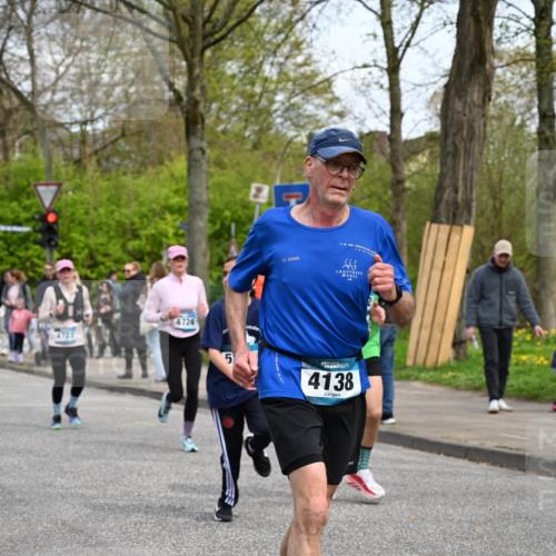 12.04.2026 - 45. Internationalen Wilhelmsburger Insellauf J. Mangold http://msf.ph/oto/9512735 12.04.2026 13:06:57 Ziel 4114, 4173, 4729, 4273, 3292, 5510, 4885, 4514, 4138, 4764, 4665, 5713, 5194, 5069, 5076, 4723, 4724, 2943, 4722, 5202, 4094, 3672, 5497, 5499, 5461, 3242, 5078, 2925, 5226, 2745, 5028, 5148, 3641, 5426, 5216 meine-sportfotos.de