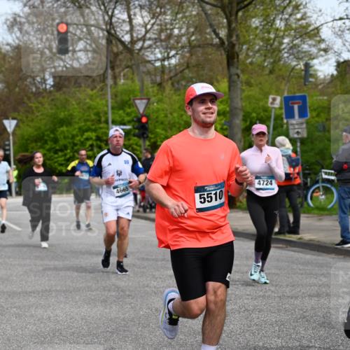 12.04.2026 - 45. Internationalen Wilhelmsburger Insellauf J. Mangold http://msf.ph/oto/9512740 12.04.2026 13:06:58 Ziel 4114, 4173, 4729, 4273, 3292, 5510, 4885, 4514, 4138, 4764, 4665, 5713, 5194, 5069, 5076, 4723, 4724, 5069, 5076, 4723, 4724, 2943, 4722, 5202, 4094, 3672, 5497, 5499, 5461, 3242, 5078, 2925, 2925, 5226, 2745, 5028, 5148, 3641, 5426, 5216, 5431, 5425 meine-sportfotos.de