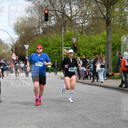 12.04.2026 - 45. Internationalen Wilhelmsburger Insellauf J. Mangold http://msf.ph/oto/9512778 12.04.2026 13:07:02 Ziel 4729, 4273, 3292, 5510, 4885, 4514, 4138, 4764, 4665, 5713, 5194, 5069, 5076, 4723, 4724, 2943, 4722, 5202, 4094, 3672, 5497, 5499, 3672, 5497, 5499, 5461, 3242, 5078, 2925, 5226, 2745, 5028, 5148, 3641, 5426, 5216, 5431, 5425, 5735 meine-sportfotos.de