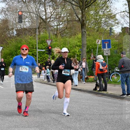 12.04.2026 - 45. Internationalen Wilhelmsburger Insellauf J. Mangold http://msf.ph/oto/9512786 12.04.2026 13:07:03 Ziel 4729, 4273, 3292, 5510, 4885, 4514, 4138, 4764, 4665, 5713, 5194, 5069, 5076, 4723, 4724, 2943, 4722, 5202, 4094, 3672, 5497, 5499, 5461, 5461, 3242, 5078, 2925, 5226, 2745, 5028, 5148, 3641, 5426, 5216, 5431, 5425, 5735, 5401 meine-sportfotos.de