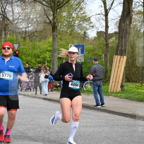 12.04.2026 - 45. Internationalen Wilhelmsburger Insellauf J. Mangold http://msf.ph/oto/9512795 12.04.2026 13:07:04 Ziel 3292, 5510, 4885, 4514, 4138, 4764, 4665, 5713, 5194, 5069, 5076, 4723, 4724, 2943, 4722, 5202, 4094, 3672, 5497, 5499, 5461, 3242, 5078, 2925, 5226, 2745, 5028, 5148, 3641, 5426, 5216, 5431, 5425, 5735, 5401, 2728, 2478, 2477 meine-sportfotos.de