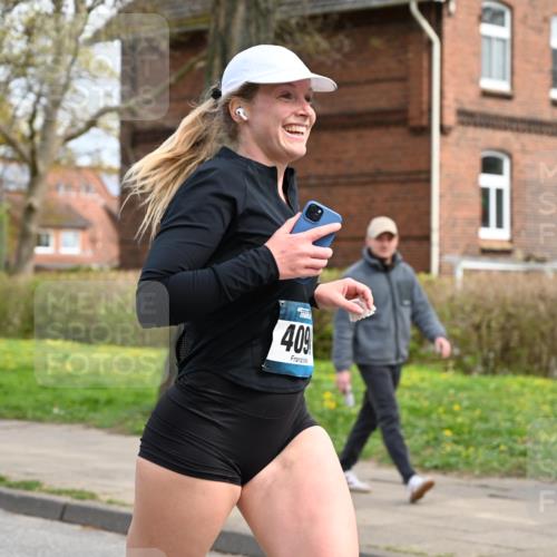 12.04.2026 - 45. Internationalen Wilhelmsburger Insellauf J. Mangold http://msf.ph/oto/9512810 12.04.2026 13:07:05 Ziel 3292, 5510, 4885, 4514, 4138, 4764, 4665, 5713, 5194, 5069, 5076, 4723, 4724, 2943, 4722, 5202, 4094, 3672, 5497, 5499, 5461, 3242, 5078, 2925, 5226, 2745, 5028, 5148, 3641, 3641, 5426, 5216, 5431, 5425, 5735, 5401, 2728, 2478, 2477 meine-sportfotos.de