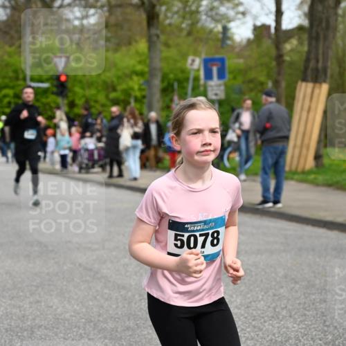 12.04.2026 - 45. Internationalen Wilhelmsburger Insellauf J. Mangold http://msf.ph/oto/9512815 12.04.2026 13:07:06 Ziel 3292, 5510, 4885, 4514, 4138, 4764, 4665, 5713, 5194, 5069, 5076, 4723, 4724, 2943, 4722, 5202, 4094, 3672, 5497, 5499, 5461, 3242, 3242, 5078, 2925, 5226, 2745, 5028, 5148, 3641, 5426, 5216, 5431, 5425, 5735, 5401, 2728, 2478, 2477, 5564, 4437, 4436 meine-sportfotos.de