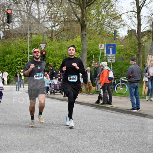 12.04.2026 - 45. Internationalen Wilhelmsburger Insellauf J. Mangold http://msf.ph/oto/9512824 12.04.2026 13:07:08 Ziel 5510, 4885, 4514, 4138, 4764, 4665, 5713, 5194, 5069, 5076, 4723, 4724, 2943, 4722, 5202, 4094, 3672, 5497, 5499, 5461, 3242, 5078, 5078, 2925, 5226, 2745, 5028, 5148, 3641, 5426, 5216, 5216, 5431, 5425, 5735, 5401, 2728, 2478, 2477, 5564, 4437, 4436, 2421 meine-sportfotos.de