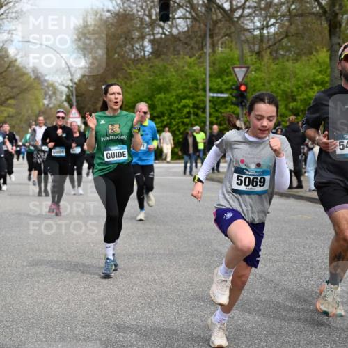 12.04.2026 - 45. Internationalen Wilhelmsburger Insellauf J. Mangold http://msf.ph/oto/9512834 12.04.2026 13:07:09 Ziel 5510, 4885, 4514, 4138, 4764, 4665, 5713, 5194, 5069, 5076, 4723, 4724, 2943, 4722, 5202, 4094, 3672, 5497, 5499, 5461, 3242, 5078, 2925, 5226, 2745, 5028, 5148, 3641, 5426, 5216, 5431, 5425, 5735, 5401, 2728, 2478, 2477, 5564, 4437, 4436, 2421 meine-sportfotos.de