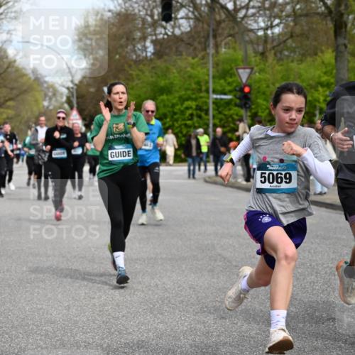 12.04.2026 - 45. Internationalen Wilhelmsburger Insellauf J. Mangold http://msf.ph/oto/9512835 12.04.2026 13:07:09 Ziel 5510, 4885, 4514, 4138, 4764, 4665, 5713, 5194, 5069, 5076, 4723, 4724, 2943, 4722, 5202, 4094, 3672, 5497, 5499, 5461, 3242, 5078, 2925, 5226, 2745, 5028, 5148, 3641, 5426, 5216, 5431, 5425, 5735, 5401, 2728, 2478, 2477, 5564, 4437, 4436, 2421 meine-sportfotos.de
