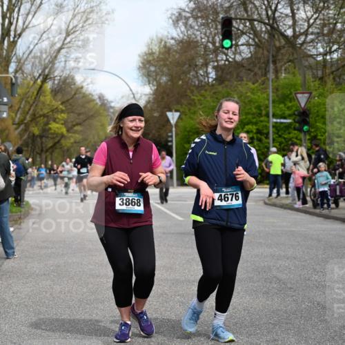 12.04.2026 - 45. Internationalen Wilhelmsburger Insellauf J. Mangold http://msf.ph/oto/9512897 12.04.2026 13:07:20 Ziel 5713, 5194, 5069, 5076, 4723, 4724, 2943, 4722, 5202, 4094, 3672, 5497, 5499, 5461, 3242, 5078, 2925, 5226, 2745, 5028, 5148, 3641, 5426, 5216, 5216, 5431, 5425, 5735, 5401, 2728, 2478, 2477, 5564, 4437, 4436, 2421, 2421, 4676, 3868, 4405, 4725, 4416, 3970, 4795, 3120, 5103, 4845, 5320 meine-sportfotos.de