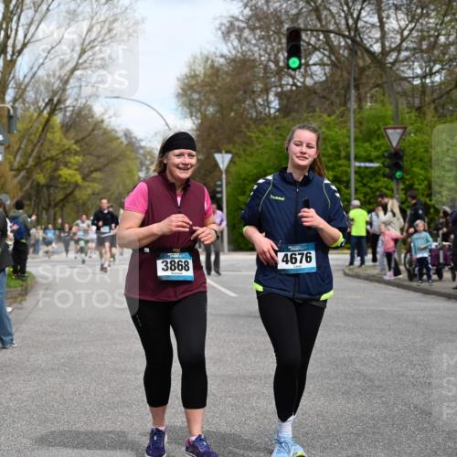 12.04.2026 - 45. Internationalen Wilhelmsburger Insellauf J. Mangold http://msf.ph/oto/9512898 12.04.2026 13:07:20 Ziel 5713, 5194, 5069, 5076, 4723, 4724, 2943, 4722, 5202, 4094, 3672, 5497, 5499, 5461, 3242, 5078, 2925, 5226, 2745, 5028, 5148, 3641, 5426, 5216, 5216, 5431, 5425, 5735, 5401, 2728, 2478, 2477, 5564, 4437, 4436, 2421, 2421, 4676, 3868, 4405, 4725, 4416, 3970, 4795, 3120, 5103, 4845, 5320 meine-sportfotos.de