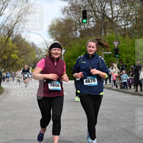12.04.2026 - 45. Internationalen Wilhelmsburger Insellauf J. Mangold http://msf.ph/oto/9512900 12.04.2026 13:07:20 Ziel 5713, 5194, 5069, 5076, 4723, 4724, 2943, 4722, 5202, 4094, 3672, 5497, 5499, 5461, 3242, 5078, 2925, 5226, 2745, 5028, 5148, 3641, 5426, 5216, 5216, 5431, 5425, 5735, 5401, 2728, 2478, 2477, 5564, 4437, 4436, 2421, 2421, 4676, 3868, 4405, 4725, 4416, 3970, 4795, 3120, 5103, 4845, 5320 meine-sportfotos.de