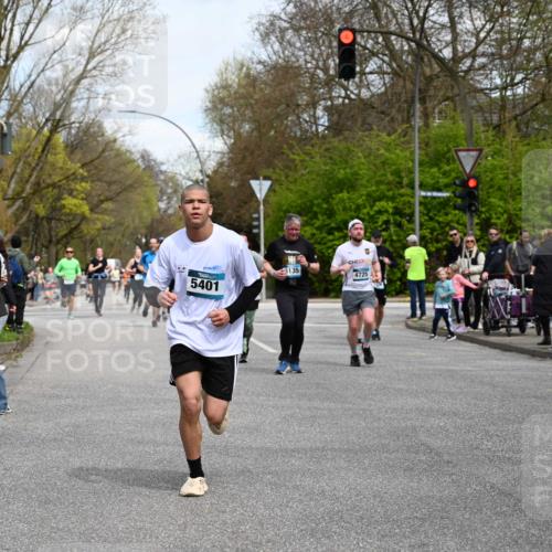 12.04.2026 - 45. Internationalen Wilhelmsburger Insellauf J. Mangold http://msf.ph/oto/9512956 12.04.2026 13:07:32 Ziel 5078, 2925, 5226, 2745, 5028, 5148, 3641, 5426, 5216, 5431, 5425, 5735, 5401, 2728, 2478, 2477, 5564, 4437, 4436, 2421, 2421, 4676, 3868, 4405, 4725, 4416, 3970, 4795, 3120, 5103, 4845, 5320, 5568, 4161, 5753, 4218, 4199, 5220, 3070, 4736, 4149, 4912 meine-sportfotos.de