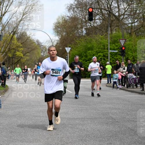 12.04.2026 - 45. Internationalen Wilhelmsburger Insellauf J. Mangold http://msf.ph/oto/9512957 12.04.2026 13:07:32 Ziel 5078, 2925, 5226, 2745, 5028, 5148, 3641, 5426, 5216, 5431, 5425, 5735, 5401, 2728, 2478, 2477, 5564, 4437, 4436, 2421, 2421, 4676, 3868, 4405, 4725, 4416, 3970, 4795, 3120, 5103, 4845, 5320, 5568, 4161, 5753, 4218, 4199, 5220, 3070, 4736, 4149, 4912 meine-sportfotos.de