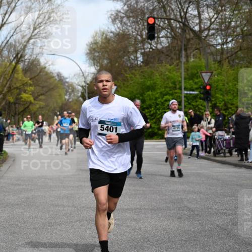 12.04.2026 - 45. Internationalen Wilhelmsburger Insellauf J. Mangold http://msf.ph/oto/9512964 12.04.2026 13:07:32 Ziel 5078, 2925, 5226, 2745, 5028, 5148, 3641, 5426, 5216, 5431, 5425, 5735, 5401, 2728, 2478, 2477, 5564, 4437, 4436, 2421, 2421, 4676, 3868, 4405, 4725, 4416, 3970, 4795, 3120, 5103, 4845, 5320, 5568, 4161, 5753, 4218, 4199, 5220, 3070, 4736, 4149, 4912 meine-sportfotos.de