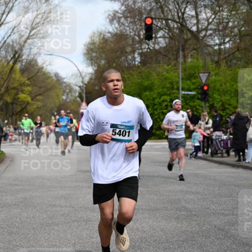 12.04.2026 - 45. Internationalen Wilhelmsburger Insellauf J. Mangold http://msf.ph/oto/9512966 12.04.2026 13:07:32 Ziel 5078, 2925, 5226, 2745, 5028, 5148, 3641, 5426, 5216, 5431, 5425, 5735, 5401, 2728, 2478, 2477, 5564, 4437, 4436, 2421, 2421, 4676, 3868, 4405, 4725, 4416, 3970, 4795, 3120, 5103, 4845, 5320, 5568, 4161, 5753, 4218, 4199, 5220, 3070, 4736, 4149, 4912 meine-sportfotos.de