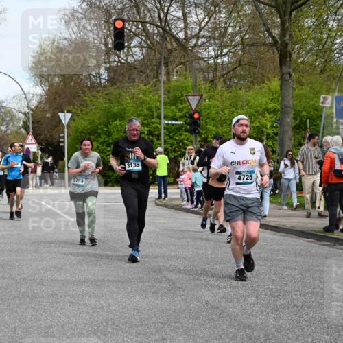 12.04.2026 - 45. Internationalen Wilhelmsburger Insellauf J. Mangold http://msf.ph/oto/9512973 12.04.2026 13:07:34 Ziel 2925, 5226, 2745, 5028, 5148, 3641, 5426, 5216, 5431, 5425, 5735, 5401, 2728, 2478, 2477, 5564, 4437, 4436, 2421, 4676, 3868, 4405, 4725, 4416, 4676, 3868, 4405, 4725, 4416, 3970, 4795, 3120, 5103, 4845, 5320, 5568, 4161, 5753, 4161, 5753, 4218, 4199, 5220, 3070, 4736, 4149, 4912, 4300, 3135, 3795 meine-sportfotos.de