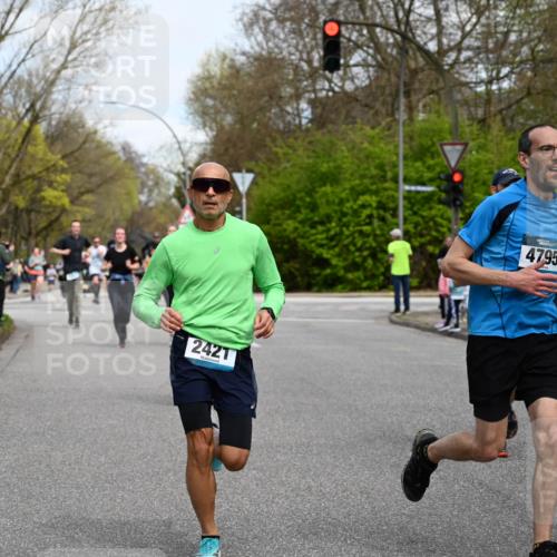 12.04.2026 - 45. Internationalen Wilhelmsburger Insellauf J. Mangold http://msf.ph/oto/9513021 12.04.2026 13:07:39 Ziel 3641, 5426, 5216, 5431, 5425, 5735, 5401, 2728, 2478, 2477, 5564, 4437, 4436, 2421, 4676, 3868, 4405, 4725, 4416, 3970, 4795, 3120, 5103, 4845, 3120, 5103, 4845, 5320, 5568, 4161, 5753, 4218, 4199, 5220, 3070, 3070, 4736, 4149, 4912, 4300, 3135, 3795, 5215, 4940 meine-sportfotos.de