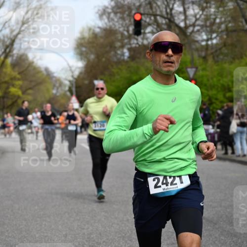 12.04.2026 - 45. Internationalen Wilhelmsburger Insellauf J. Mangold http://msf.ph/oto/9513030 12.04.2026 13:07:40 Ziel 3641, 5426, 5216, 5431, 5425, 5735, 5401, 2728, 2478, 2477, 5564, 4437, 4436, 2421, 4676, 3868, 4405, 4725, 4416, 3970, 4795, 3120, 5103, 4845, 5320, 5568, 4161, 5753, 4218, 4199, 5220, 3070, 4736, 4149, 4912, 4300, 3135, 3795, 5215, 4940 meine-sportfotos.de