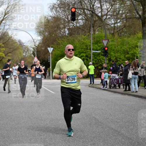 12.04.2026 - 45. Internationalen Wilhelmsburger Insellauf J. Mangold http://msf.ph/oto/9513033 12.04.2026 13:07:40 Ziel 3641, 5426, 5216, 5431, 5425, 5735, 5401, 2728, 2478, 2477, 5564, 4437, 4436, 2421, 4676, 3868, 4405, 4725, 4416, 3970, 4795, 3120, 5103, 4845, 5320, 5568, 4161, 5753, 4218, 4199, 5220, 3070, 4736, 4149, 4912, 4300, 3135, 3795, 5215, 4940 meine-sportfotos.de