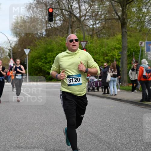 12.04.2026 - 45. Internationalen Wilhelmsburger Insellauf J. Mangold http://msf.ph/oto/9513040 12.04.2026 13:07:41 Ziel 3641, 5426, 5216, 5431, 5425, 5735, 5401, 2728, 2478, 2477, 5564, 4437, 4436, 2421, 4676, 3868, 4405, 4725, 4416, 3970, 4795, 3120, 5103, 4845, 5320, 5320, 5568, 4161, 5753, 4218, 4199, 5220, 3070, 4736, 4736, 4149, 4912, 4300, 3135, 3795, 5215, 4940 meine-sportfotos.de