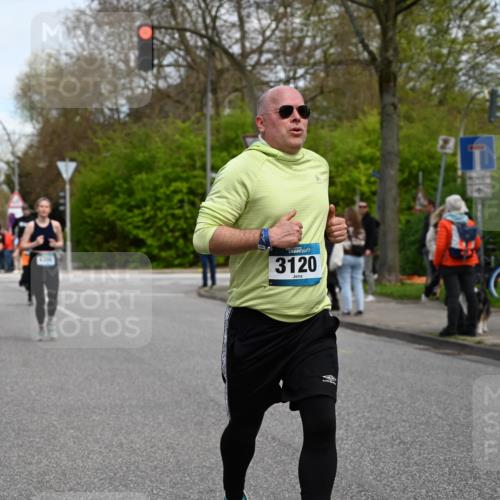 12.04.2026 - 45. Internationalen Wilhelmsburger Insellauf J. Mangold http://msf.ph/oto/9513043 12.04.2026 13:07:41 Ziel 3641, 5426, 5216, 5431, 5425, 5735, 5401, 2728, 2478, 2477, 5564, 4437, 4436, 2421, 4676, 3868, 4405, 4725, 4416, 3970, 4795, 3120, 5103, 4845, 5320, 5320, 5568, 4161, 5753, 4218, 4199, 5220, 3070, 4736, 4736, 4149, 4912, 4300, 3135, 3795, 5215, 4940 meine-sportfotos.de
