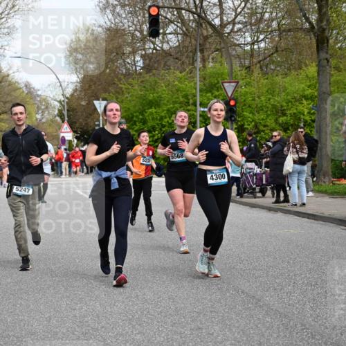 12.04.2026 - 45. Internationalen Wilhelmsburger Insellauf J. Mangold http://msf.ph/oto/9513047 12.04.2026 13:07:45 Ziel 5216, 5431, 5425, 5735, 5401, 2728, 2478, 2477, 5564, 4437, 4436, 2421, 4676, 3868, 4405, 4725, 4416, 3970, 4795, 3120, 5103, 4845, 5320, 5568, 5568, 4161, 5753, 4218, 4199, 5220, 3070, 4736, 4149, 4912, 4300, 3135, 3795, 4300, 3135, 3795, 5215, 4940, 4454, 4046, 4824, 5548, 5547, 4640 meine-sportfotos.de