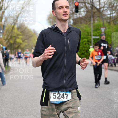 12.04.2026 - 45. Internationalen Wilhelmsburger Insellauf J. Mangold http://msf.ph/oto/9513069 12.04.2026 13:07:47 Ziel 5431, 5425, 5735, 5401, 2728, 2478, 2477, 5564, 4437, 4436, 2421, 4676, 3868, 4405, 4725, 4416, 3970, 4795, 3120, 5103, 4845, 5320, 5568, 4161, 5753, 4218, 4199, 4218, 4199, 5220, 3070, 4736, 4149, 4912, 4300, 3135, 3795, 5215, 4940, 4454, 4046, 4824, 5548, 5547, 4640, 5231, 5306 meine-sportfotos.de